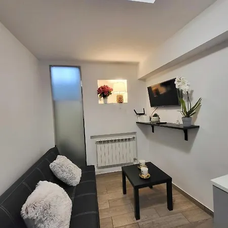 Underground Rooms Warsaw Exterior photo