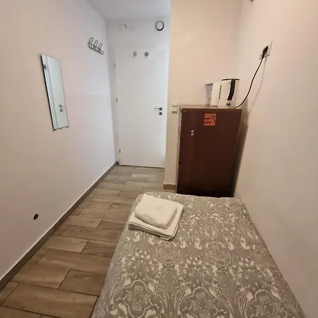 Underground Rooms Warsaw Exterior photo